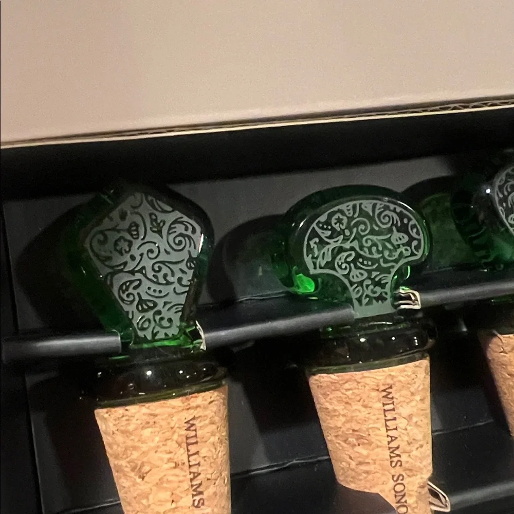 Williams Sonoma Heritage Collection Bundle, Wine Stoppers and Foil Cutter